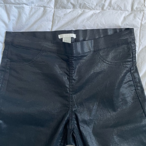 H&M Shiny Coated Jeggings, Size 6, fits like size 4 - Picture 3 of 6